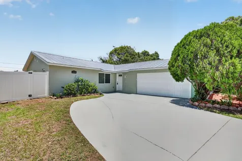 2190 SW Kail Street Port St Lucie FL 34984