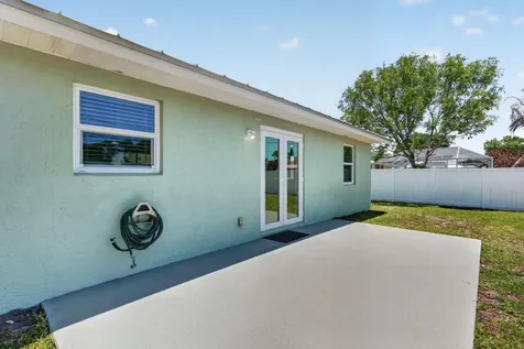 2190 SW Kail Street Port St Lucie FL 34984