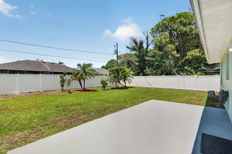 2190 SW Kail Street Port St Lucie FL 34984