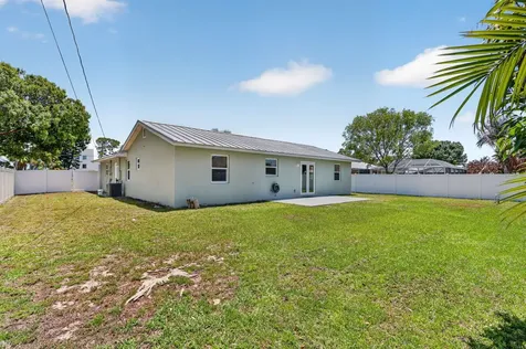 2190 SW Kail Street Port St Lucie FL 34984