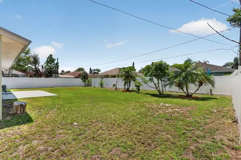2190 SW Kail Street Port St Lucie FL 34984