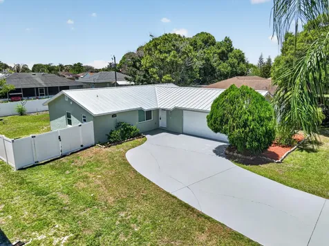 2190 SW Kail Street Port St Lucie FL 34984