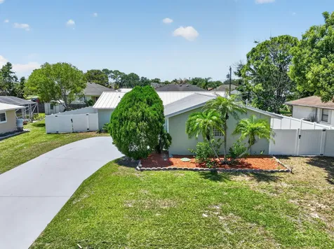 2190 SW Kail Street Port St Lucie FL 34984