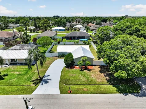 2190 SW Kail Street Port St Lucie FL 34984