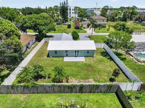 2190 SW Kail Street Port St Lucie FL 34984