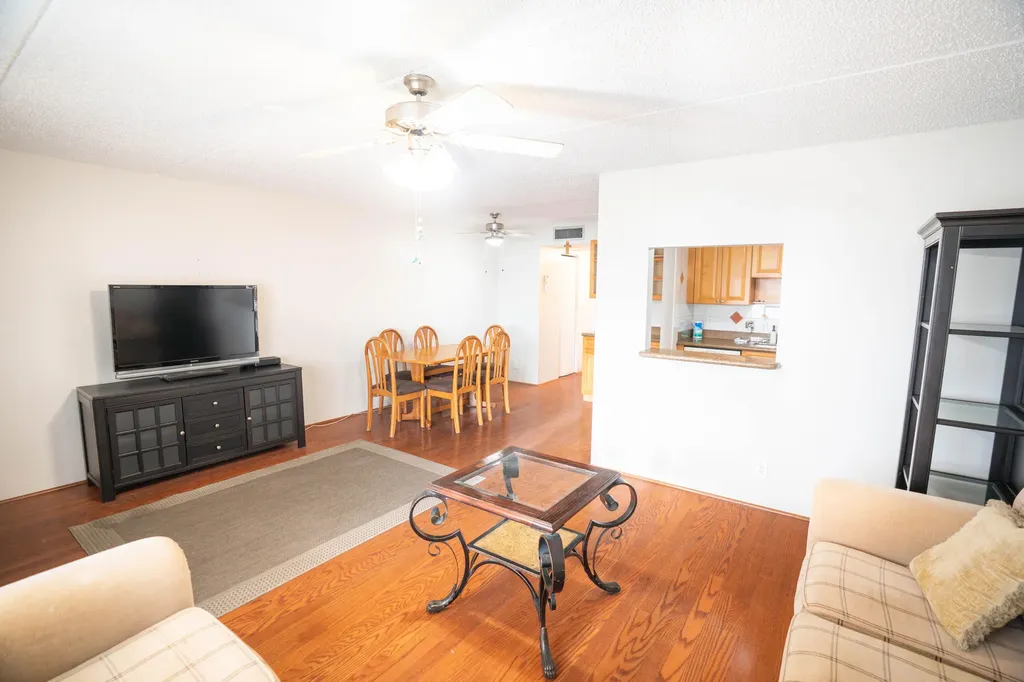 400 W Village Green Circle Circle W Palm Springs FL 33461
