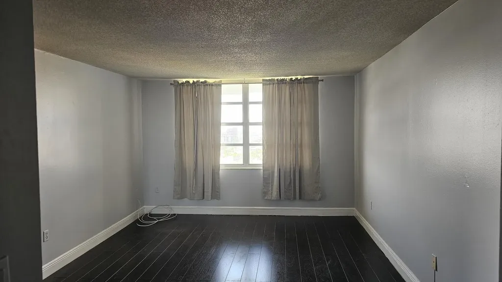 2780 NE 183rd Street Aventura FL 33160