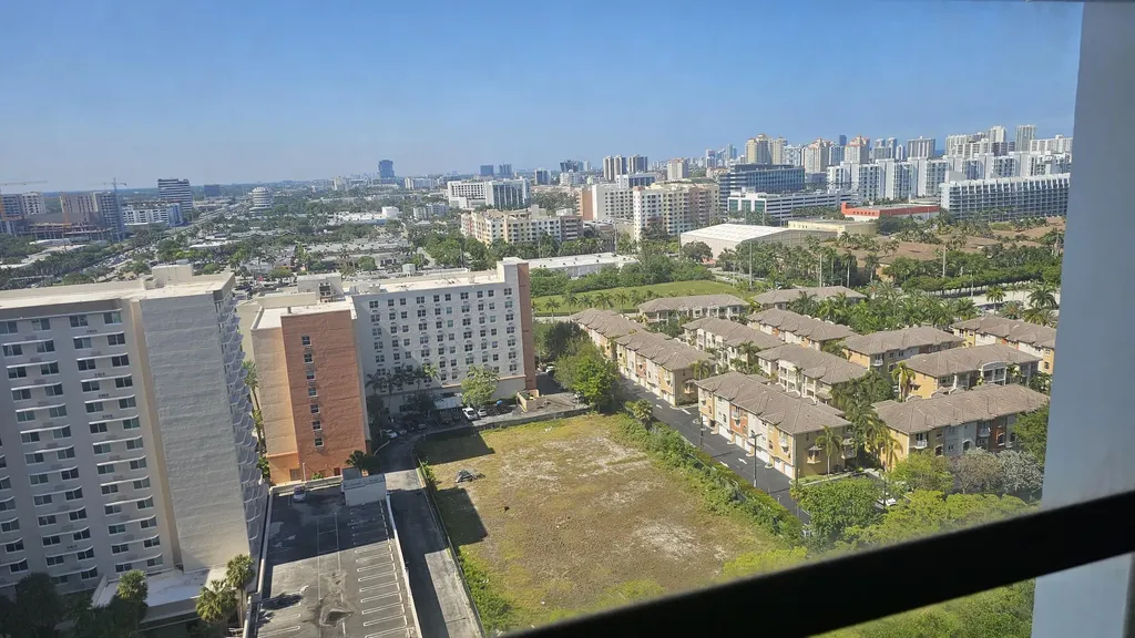 2780 NE 183rd Street Aventura FL 33160