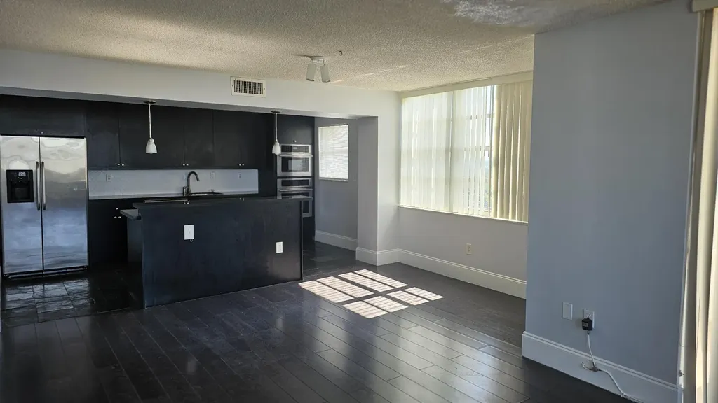 2780 NE 183rd Street Aventura FL 33160