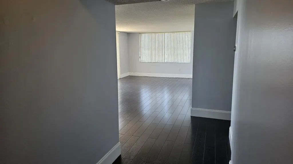 2780 NE 183rd Street Aventura FL 33160