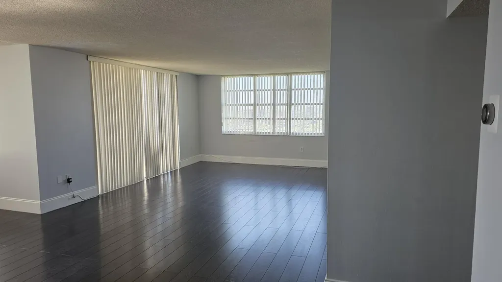 2780 NE 183rd Street Aventura FL 33160