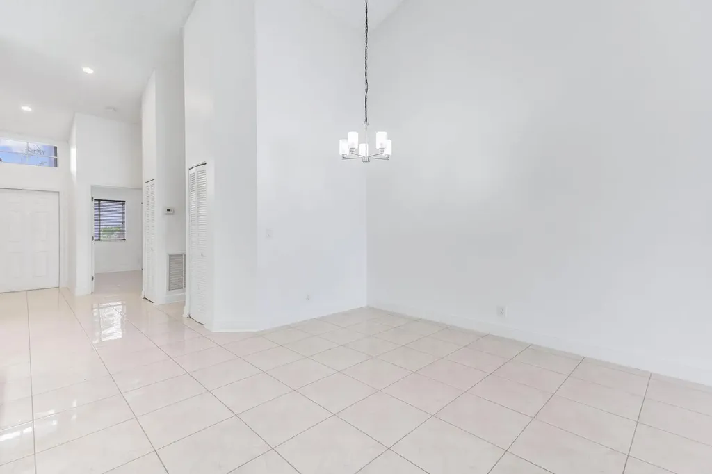 9130 Vineland Court Boca Raton FL 33496