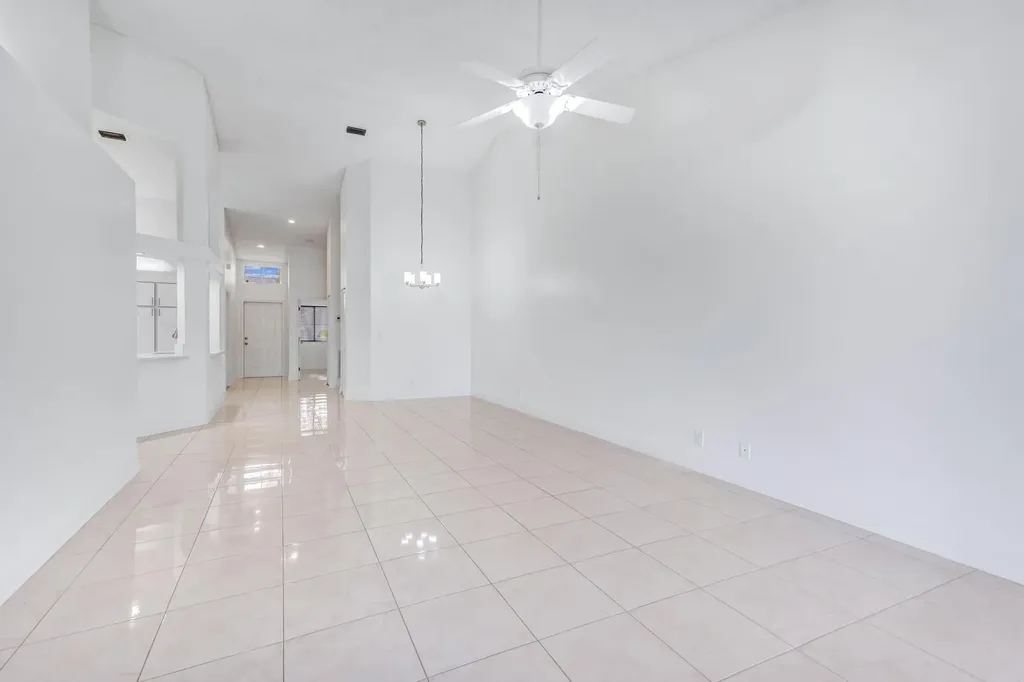 9130 Vineland Court Boca Raton FL 33496