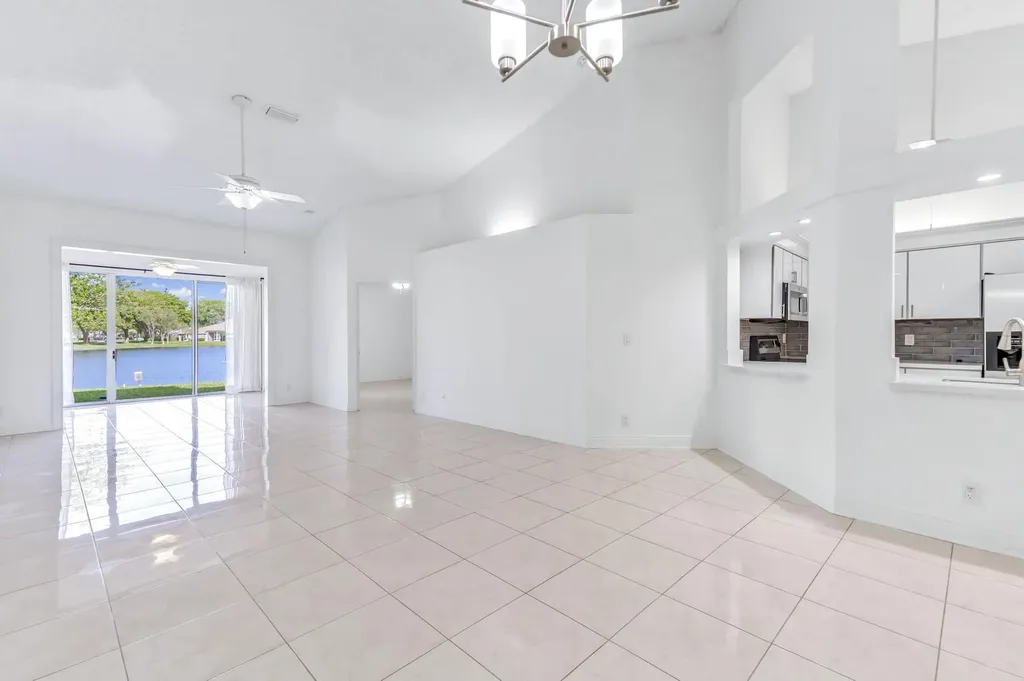 9130 Vineland Court Boca Raton FL 33496