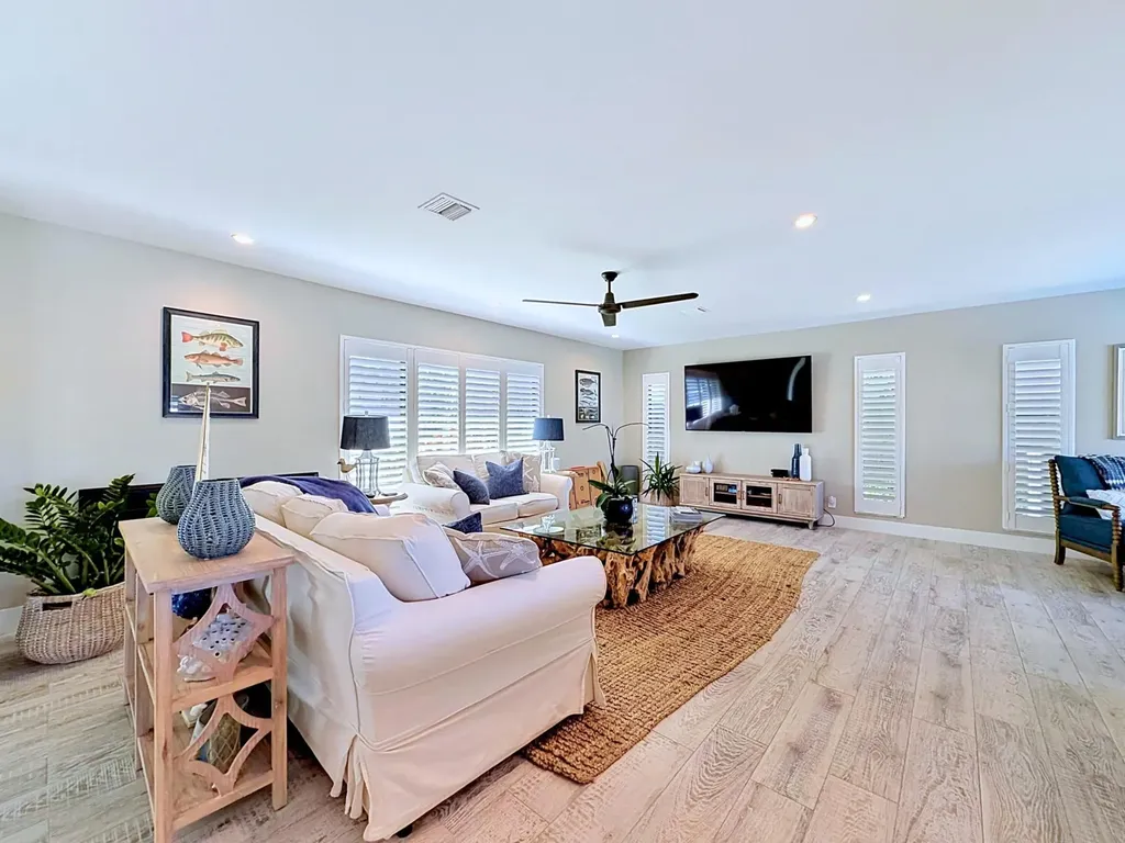 3851 NE 24th Avenue Lighthouse Point FL 33064