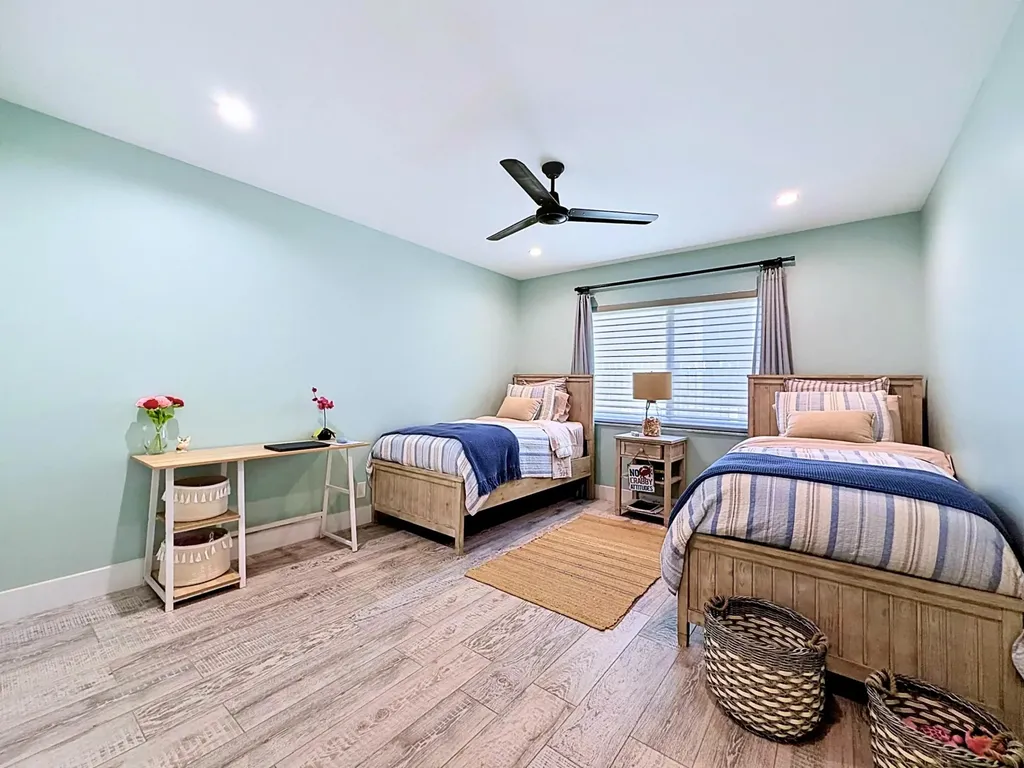 3851 NE 24th Avenue Lighthouse Point FL 33064