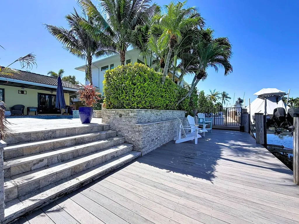3851 NE 24th Avenue Lighthouse Point FL 33064