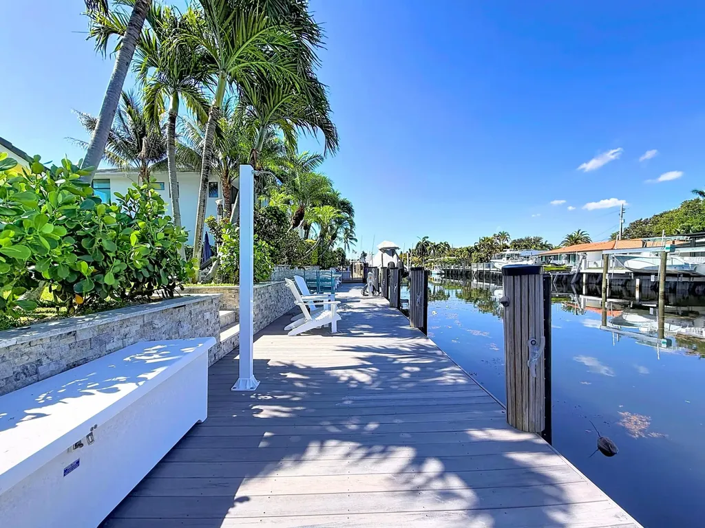 3851 NE 24th Avenue Lighthouse Point FL 33064
