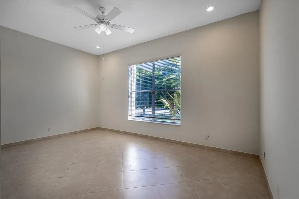 9901 NW 48th Court Coral Springs FL 33076
