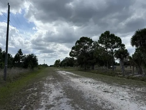 16162 NW 290th Street Okeechobee FL 34972