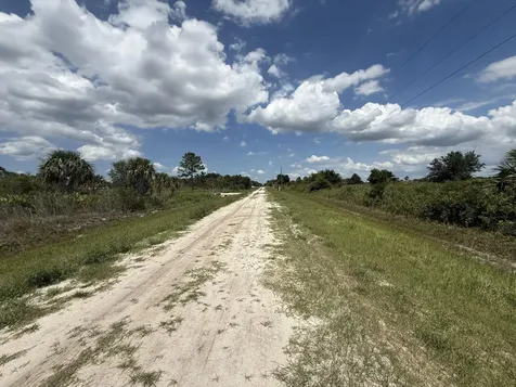 16162 NW 290th Street Okeechobee FL 34972