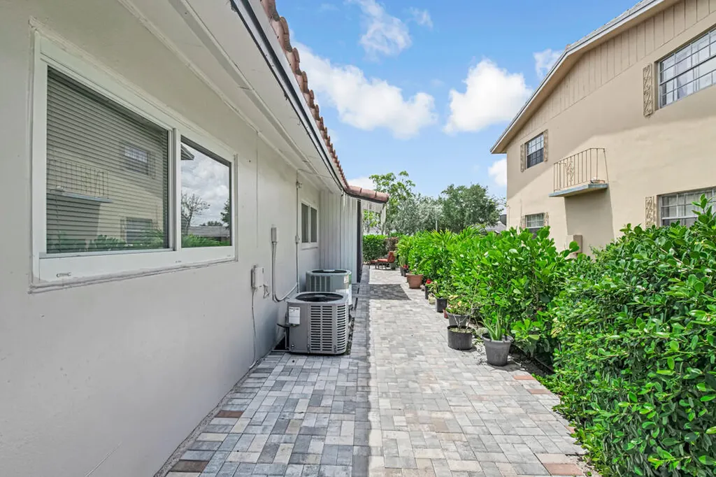 7521 NW 44th Court Coral Springs FL 33065