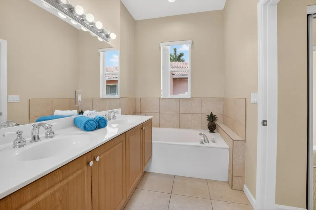 9954 Boynton Gardens Way Boynton Beach FL 33437