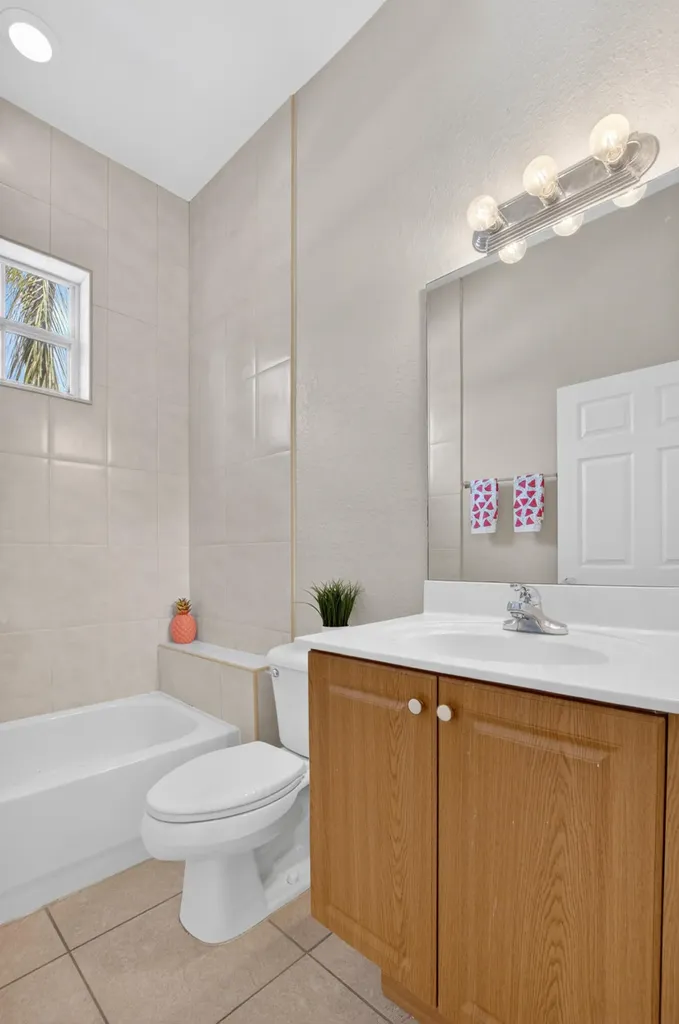 9954 Boynton Gardens Way Boynton Beach FL 33437