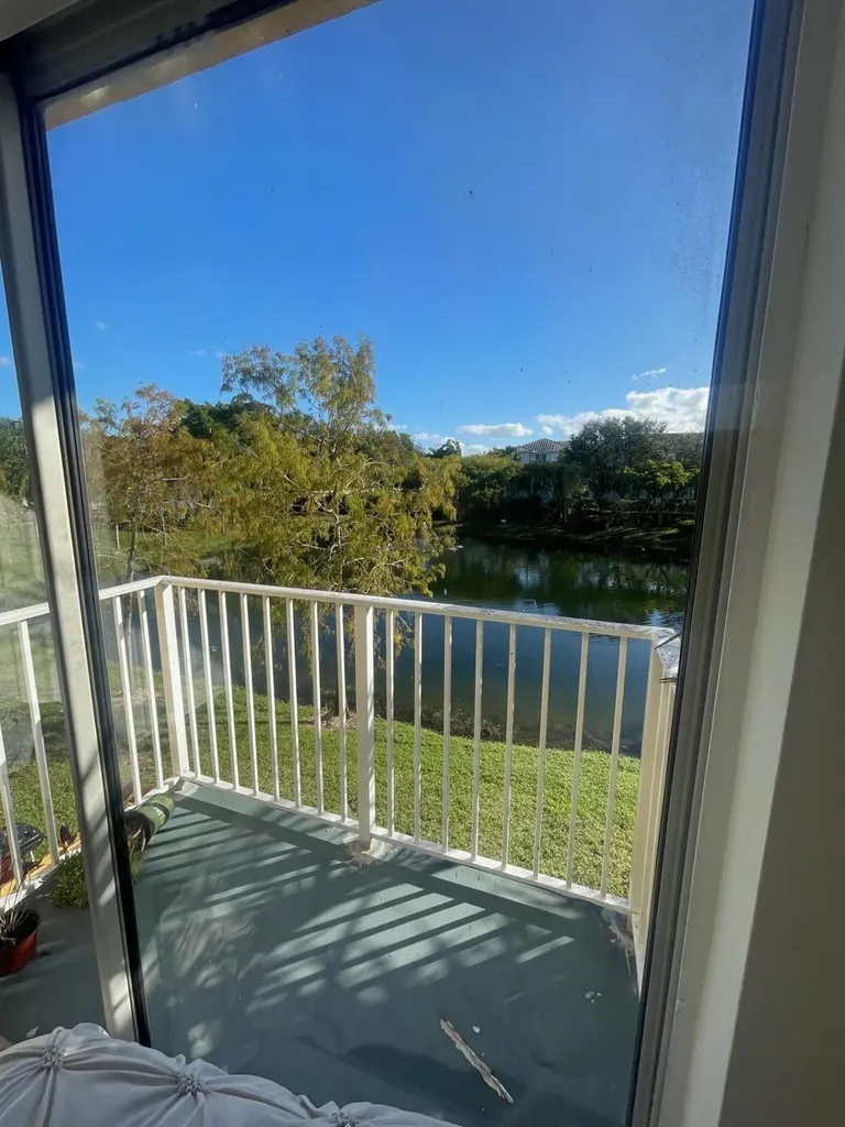 3910 NW 90th Avenue Sunrise FL 33351