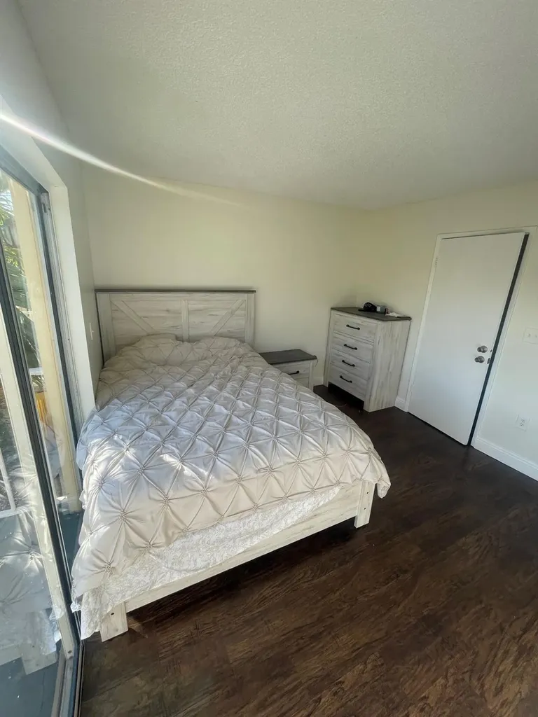 3910 NW 90th Avenue Sunrise FL 33351