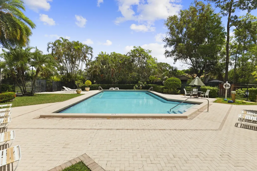 12970 Dartford Trail Wellington FL 33414