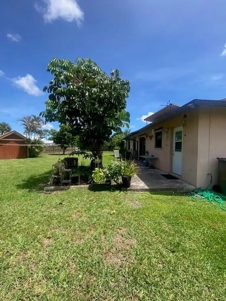 1100 Cameo Circle West Palm Beach FL 33417