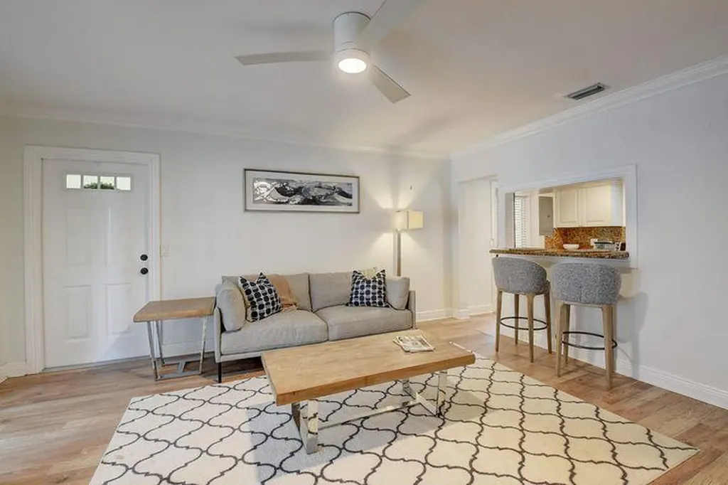 49 SE 7th Avenue Delray Beach FL 33483