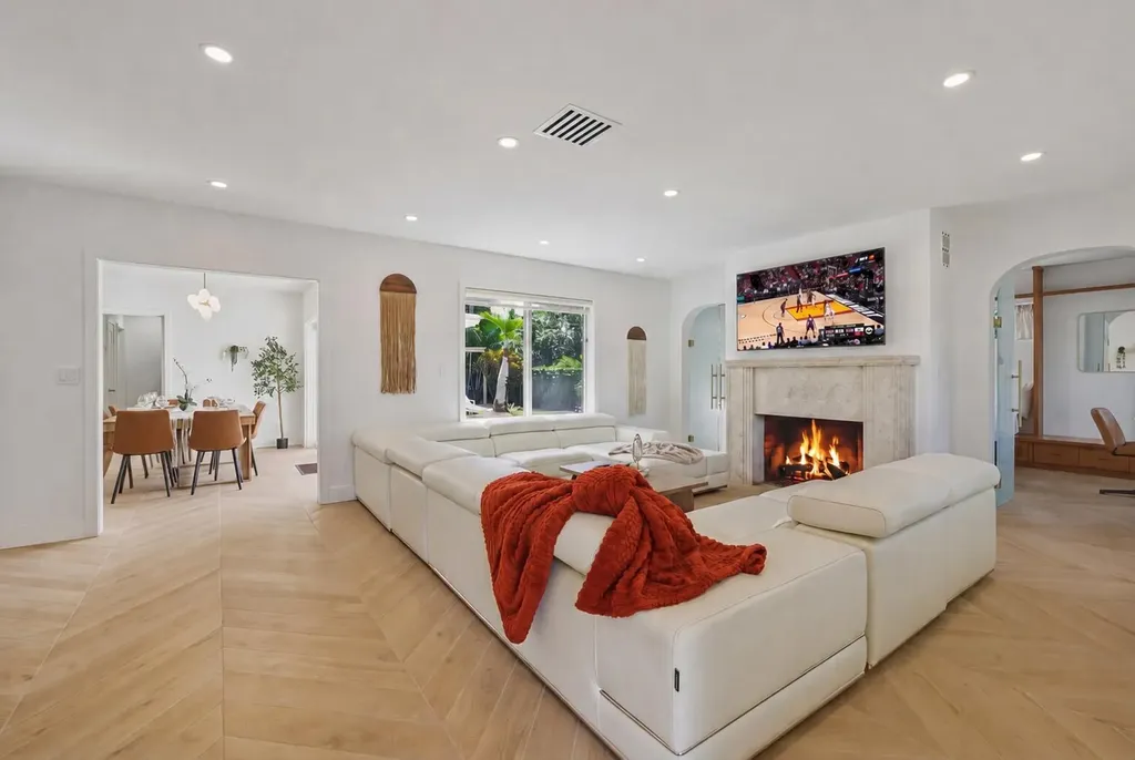 610 NE 16th Terrace Fort Lauderdale FL 33304