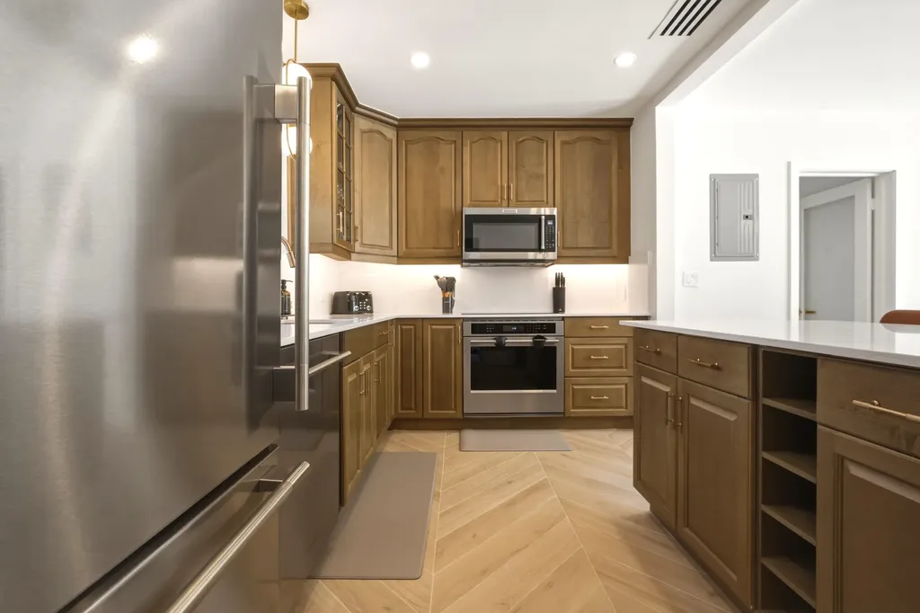 610 NE 16th Terrace Fort Lauderdale FL 33304