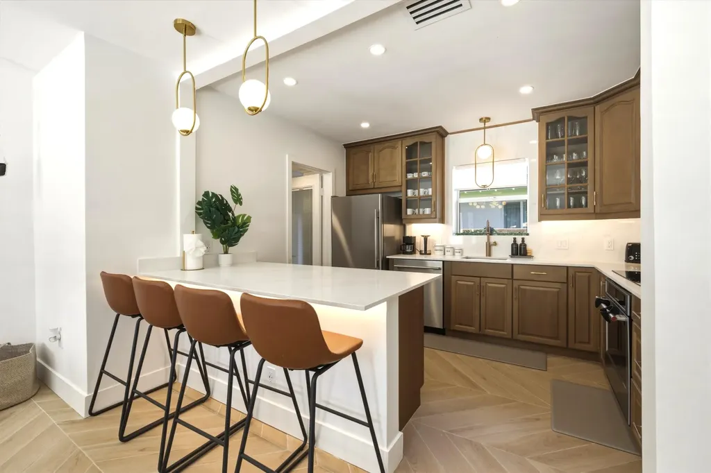 610 NE 16th Terrace Fort Lauderdale FL 33304