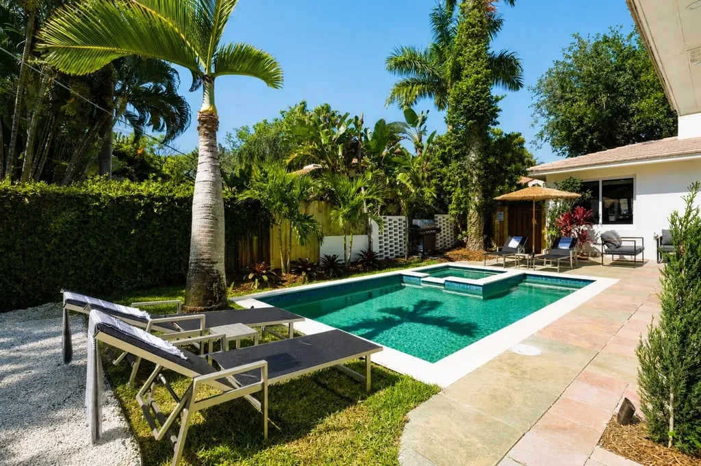 610 NE 16th Terrace Fort Lauderdale FL 33304