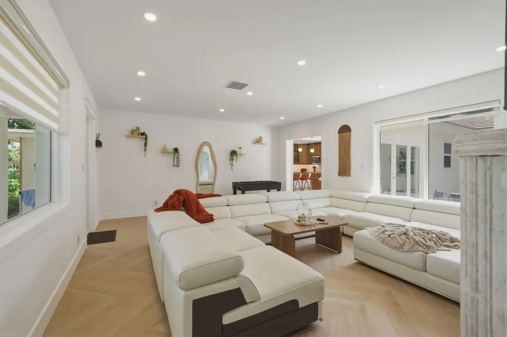 610 NE 16th Terrace Fort Lauderdale FL 33304