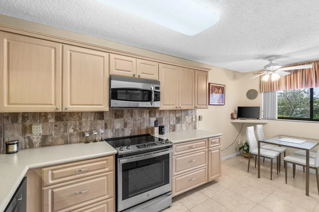 5550 Witney Drive Delray Beach FL 33484