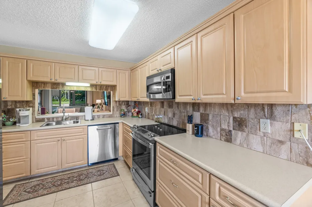 5550 Witney Drive Delray Beach FL 33484