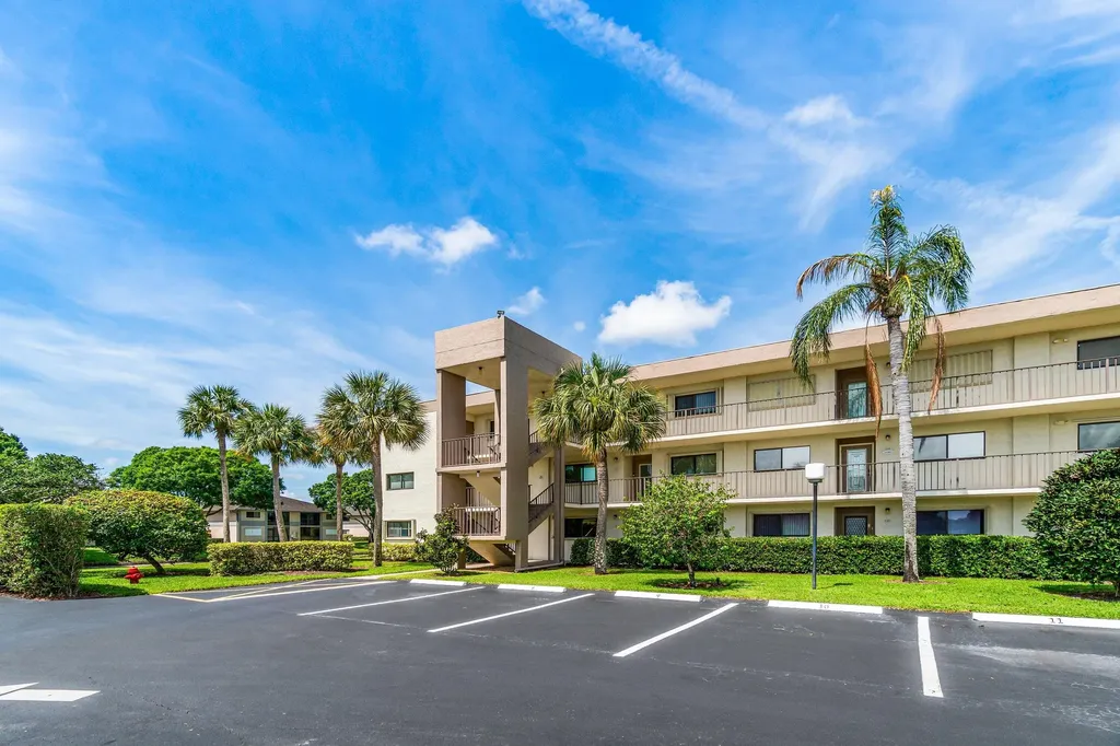5550 Witney Drive Delray Beach FL 33484