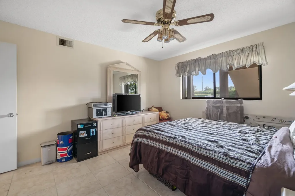 5550 Witney Drive Delray Beach FL 33484