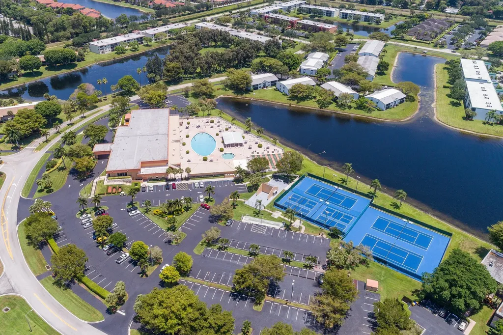5550 Witney Drive Delray Beach FL 33484