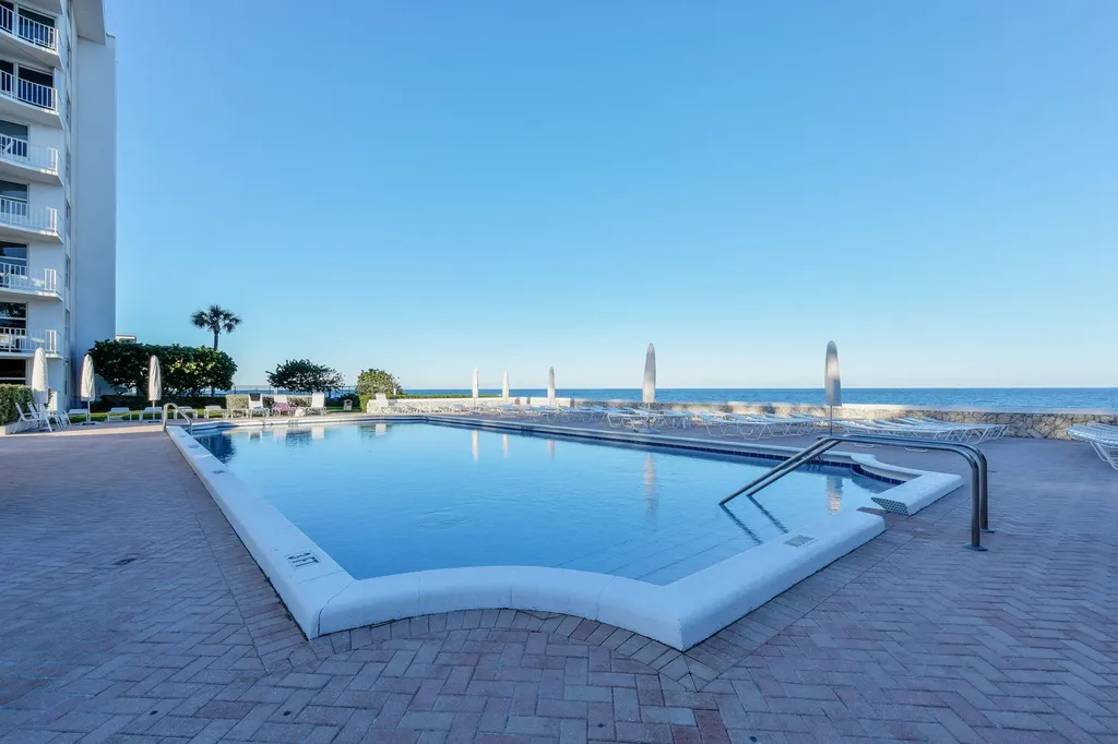 2295 S Ocean Boulevard Palm Beach FL 33480