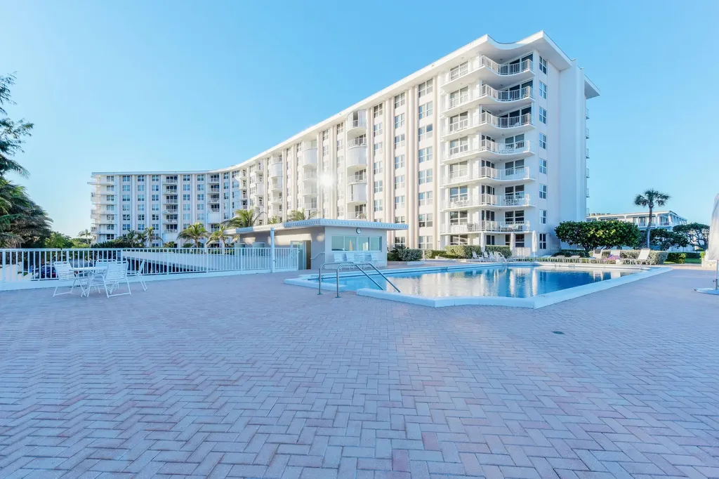 2295 S Ocean Boulevard Palm Beach FL 33480