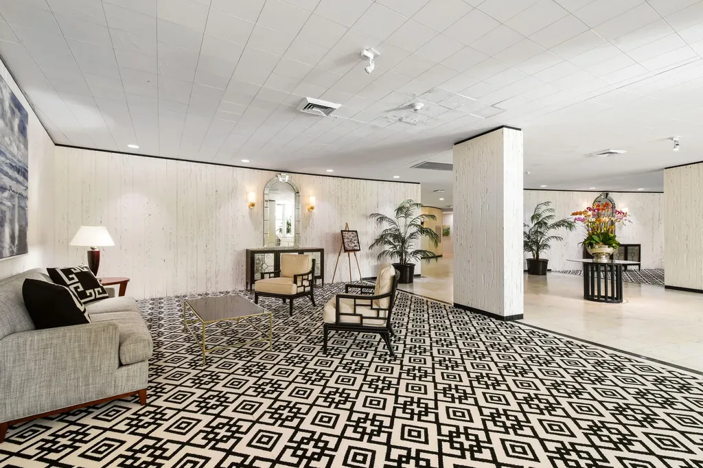 2295 S Ocean Boulevard Palm Beach FL 33480
