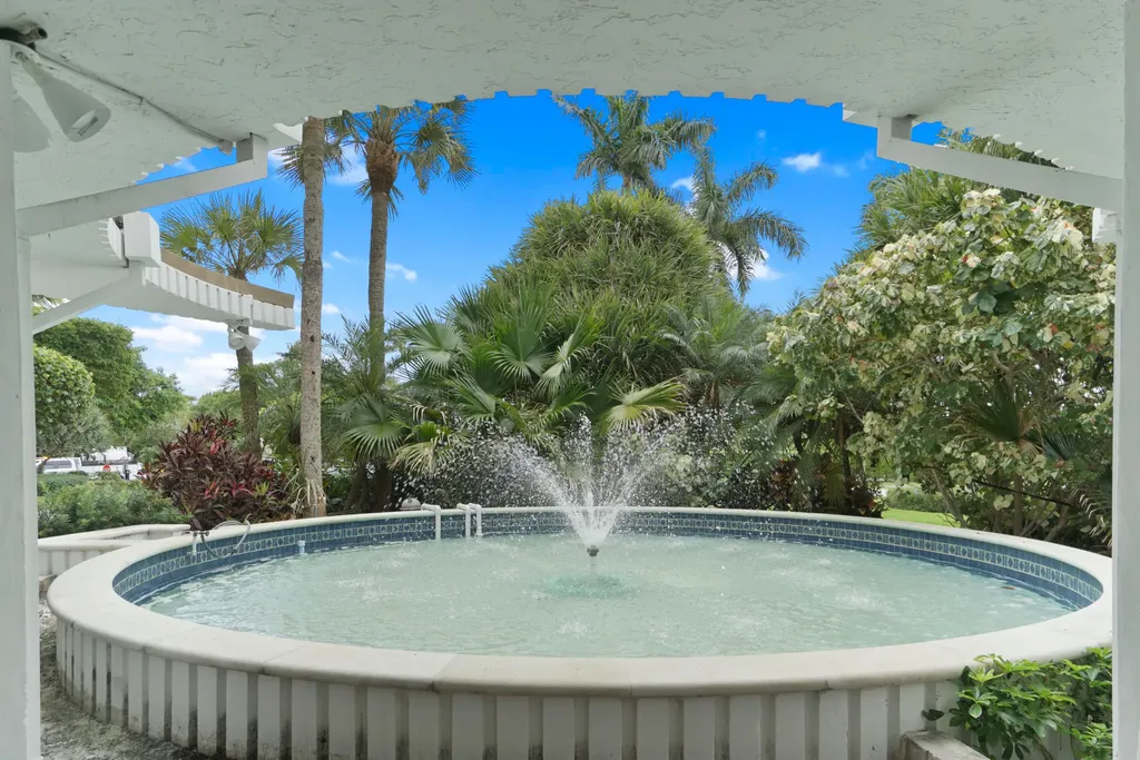 2295 S Ocean Boulevard Palm Beach FL 33480