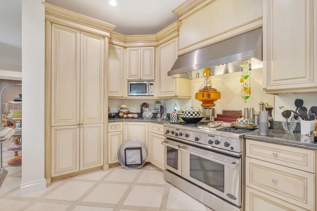 286 Jamaica Lane Palm Beach FL 33480