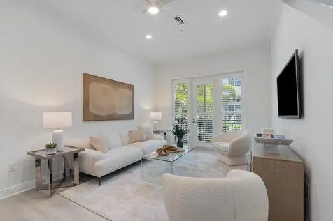504 SE 7th Street Fort Lauderdale FL 33301