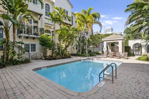504 SE 7th Street Fort Lauderdale FL 33301